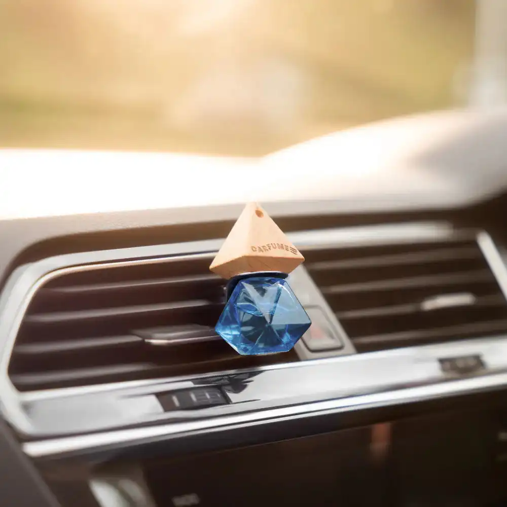 Carfume Luxury Hanging Glass Diffuser - Air Freshener - Image 3